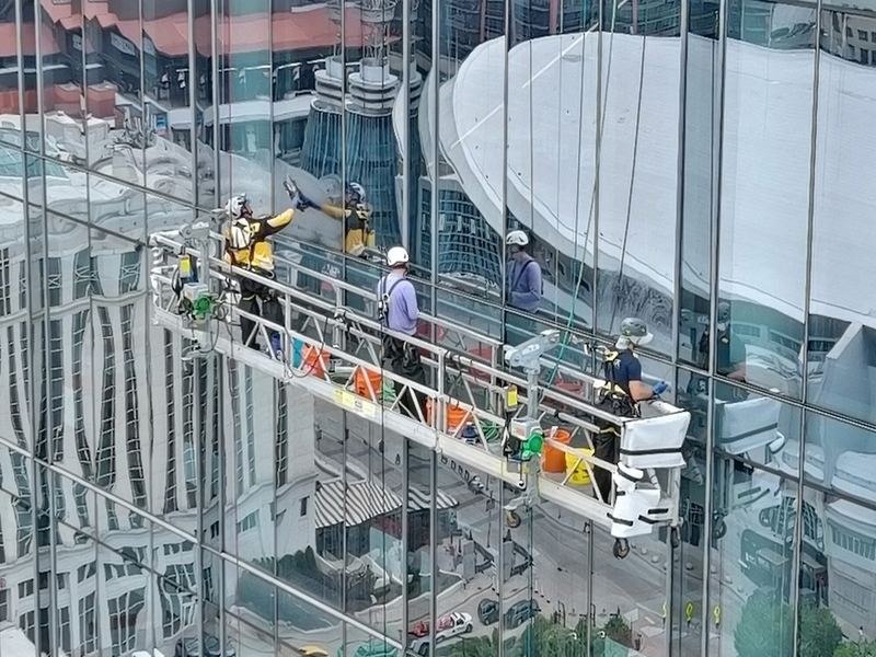 Commercial window cleaning in Denver