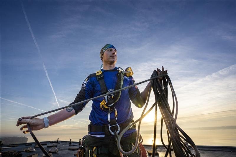Rope access window cleaning in Denver