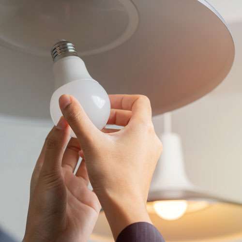 milwaukee light bulb replacement