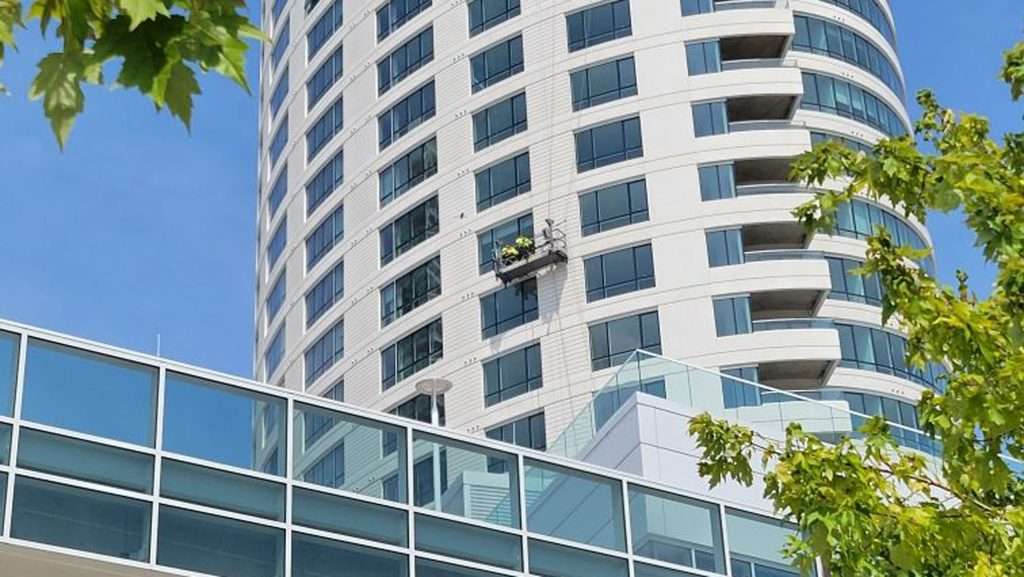 Milwaukee High Rise Window Cleaning